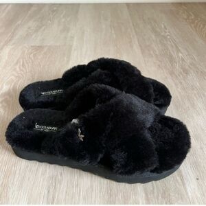 Koolaburra by Ugg Women's Fuzz-lt Sandal Slipper-Size 7